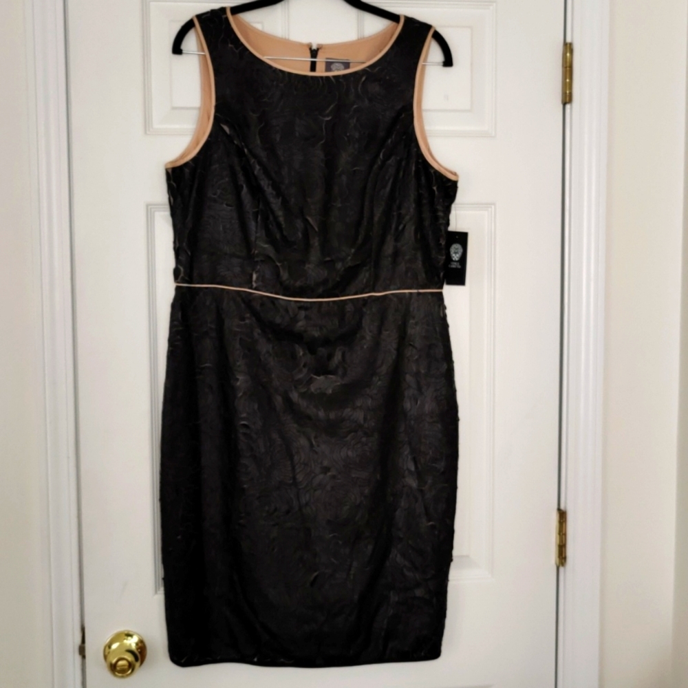 Vince Camuto Sleeveless Textured Straight Black Dress